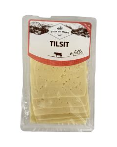 Siers Tilsit šķēlēs